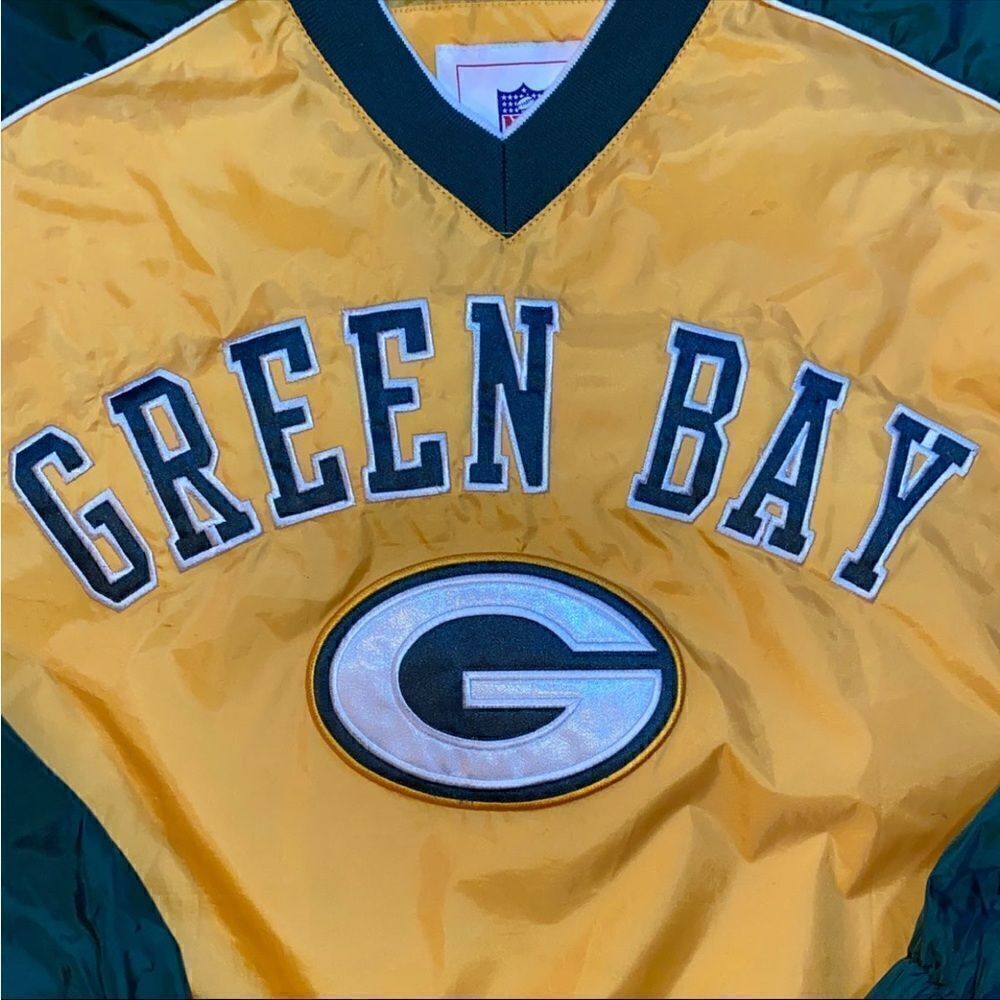 NFL Greenbay Pullover - Picture 2 of 6